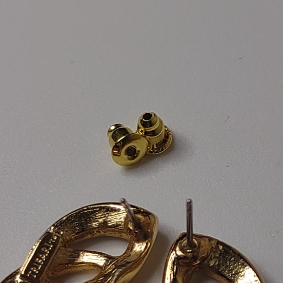 Vintage Trifari Black And Gold Tone Earrings - Picture 11 of 13